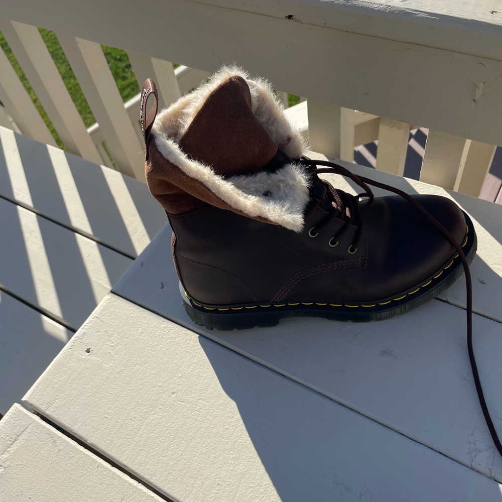Dr Martens 1460 Serena Butterscotch  Leather Fur Lined Combat Boots Size 10.